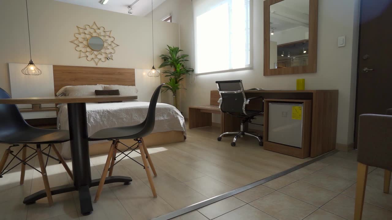Muebles Forma, fotograma 2
